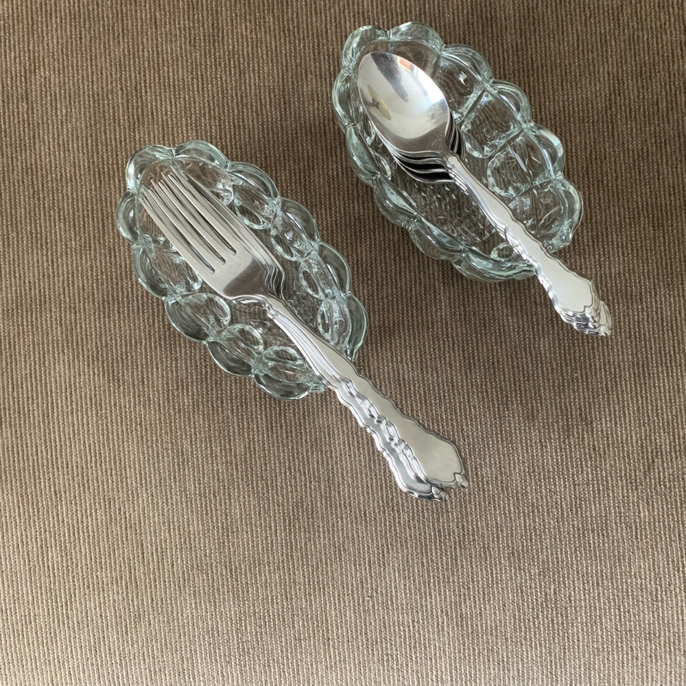 FLATWARE HOLDERS OR BUFFET FLATWARE HOLDERS FOR ENTERTAINING